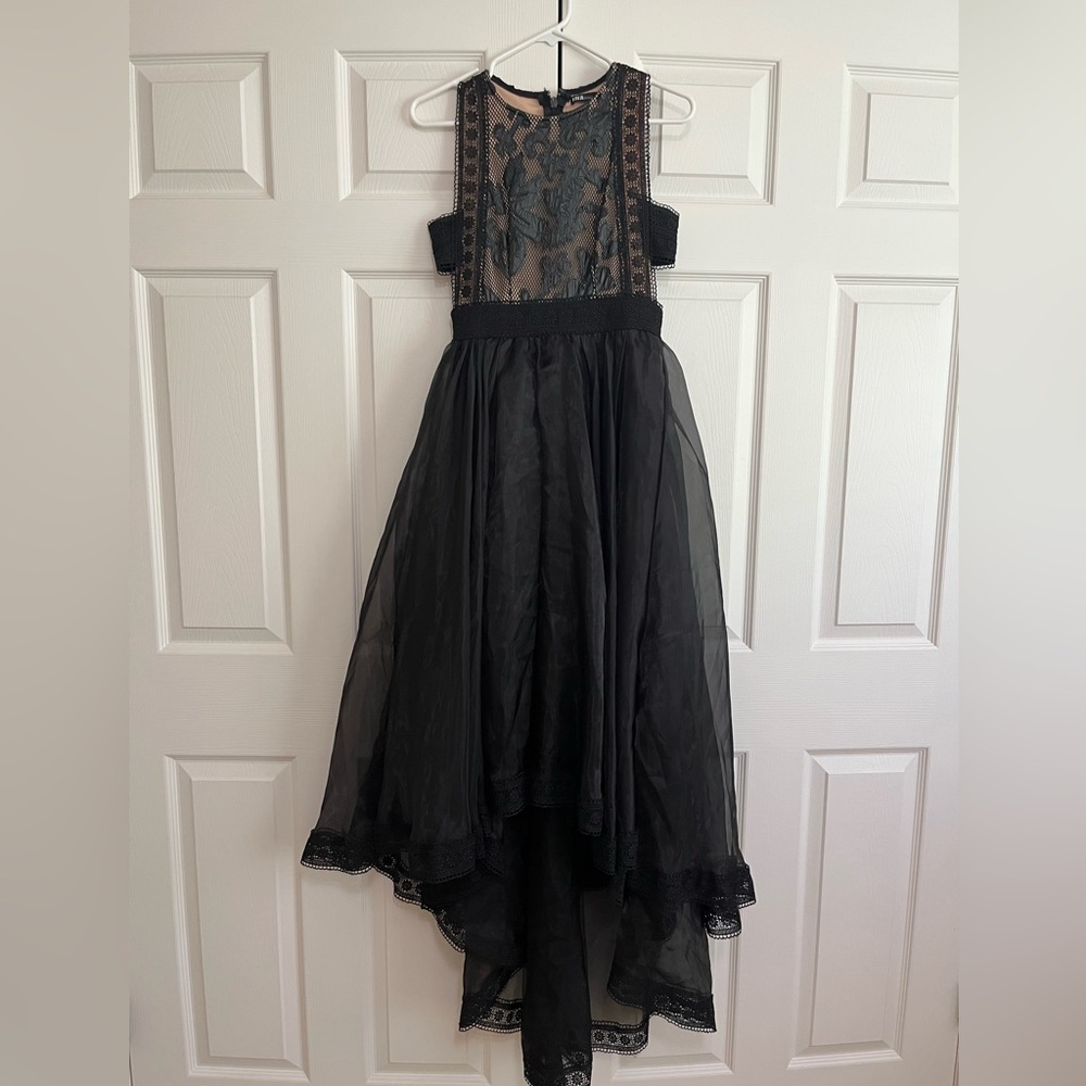 Vici Elegant Black Lace Midi Dress